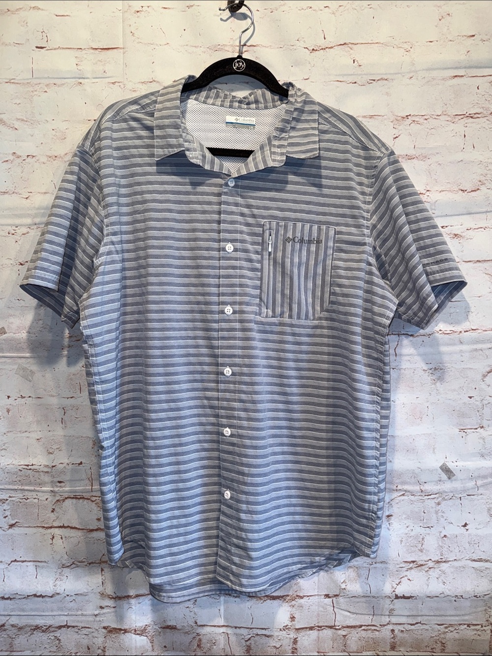 Columbia Mens L Gray White Striped Short-Sleeve Button-Down Shirt Twisted Creek